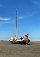 Shell Modern Retreat