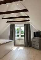 Shell Modern Retreat