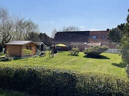 Shell Modern Retreat