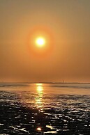 Shell Modern Retreat