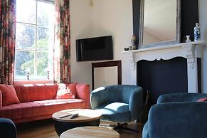 Cozy Countryside Getaway