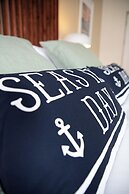 Park View Rooms and Relaxation