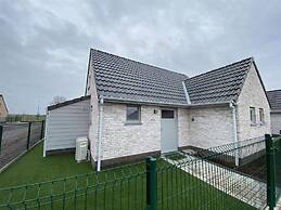 Cozy Polder House on the Westhinder Domain