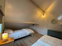 Cozy Polder House on the Westhinder Domain