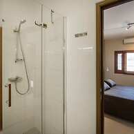 Spanish Water Apartments - Garden View