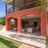 Spanish Water Apartments - Garden View