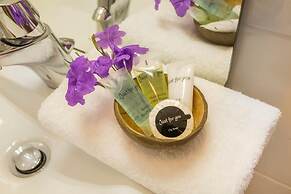 Spanish Water Apartments - Garden View