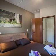 Spanish Water Apartments - Garden View