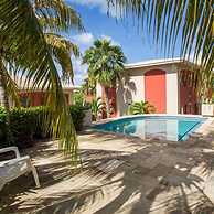 Spanish Water Apartments - Garden View