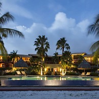 Spanish Water Apartments - Garden View