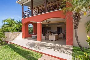 Spanish Water Apartments - Garden View