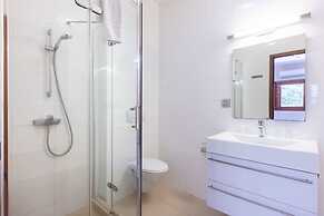 Spanish Water Apartments - Terrace