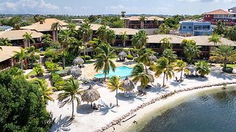 Spanish Water Apartments - Terrace