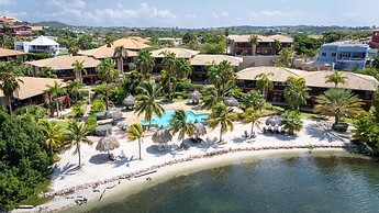 Spanish Water Apartments - Terrace