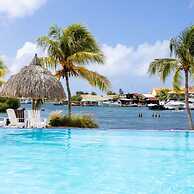 Spanish Water Apartments - Terrace