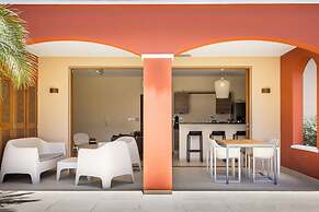 Spanish Water Apartments - Terrace