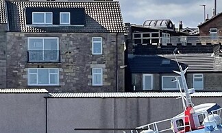 Two Bedroom Maisonette With Balcony and sea Views