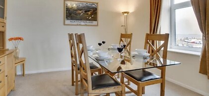 Two Bedroom Maisonette With Balcony and sea Views