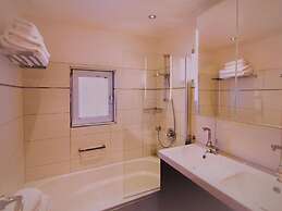 Tranquil Apartment in the Centre of Seefeld