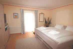 Tranquil Apartment in the Centre of Seefeld