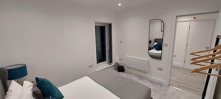 Modern 2 Bedroom Apartments - Camberley