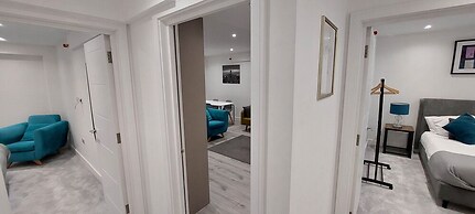 Modern 2 Bedroom Apartments - Camberley