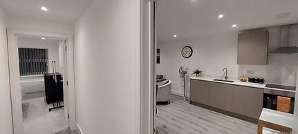 Modern 2 Bedroom Apartments - Camberley