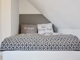 Family and dog Hafenblick