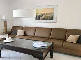 Family and dog Hafenblick