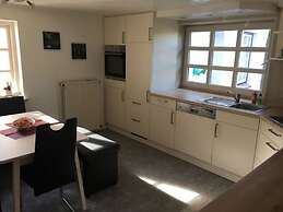 Farsighted Modern Retreat