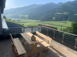 Warm Apartment in Uttendorf