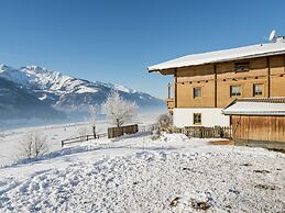 Warm Apartment in Uttendorf
