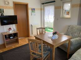 Inviting Apartment Near Beach