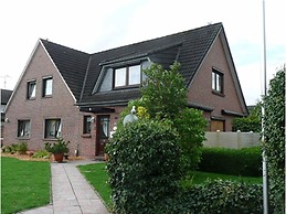 Inviting Apartment Near Beach