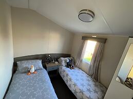 Luxury 2- Bed Caravan in Mersea Island Colchester