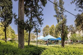 Homey Kiryat Haim Apt by Sea N Rent