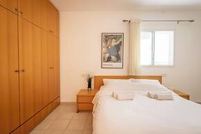 Homey Kiryat Haim Apt by Sea N Rent