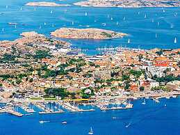 6 Person Holiday Home in Lysekil-by Traum