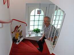 Appealing Apartment Near Town Center