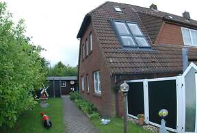 Appealing Apartment Near Town Center