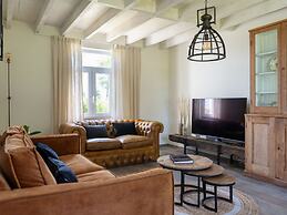 Heritage House 2 km From the Beach in Lissewege