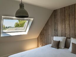 Heritage House 2 km From the Beach in Lissewege