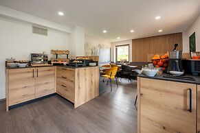 Kyrr Smart Mountain Retreat