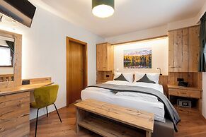 Kyrr Smart Mountain Retreat