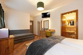 Kyrr Smart Mountain Retreat