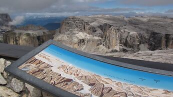 Kyrr Smart Mountain Retreat