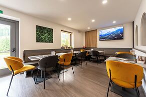 Kyrr Smart Mountain Retreat