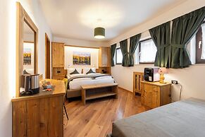 Kyrr Smart Mountain Retreat