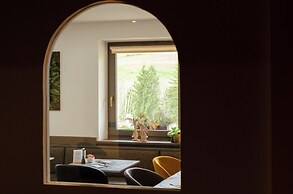 Kyrr Smart Mountain Retreat