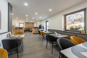 Kyrr Smart Mountain Retreat